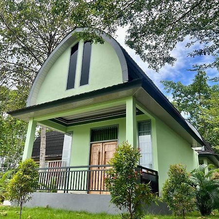 Pohon Purba Resort & Restaurant Labuhan Pandan Exteriör bild