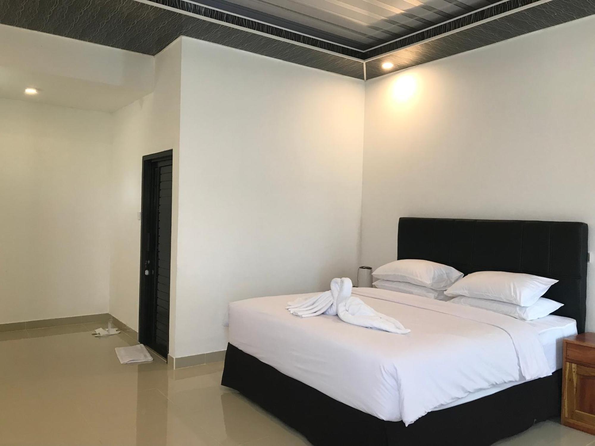Pohon Purba Resort & Restaurant Labuhan Pandan Exteriör bild
