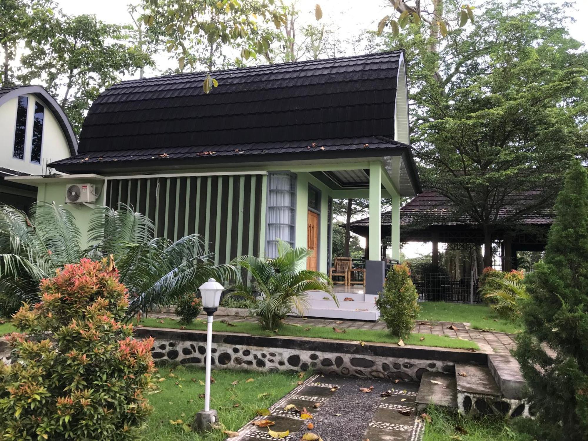 Pohon Purba Resort & Restaurant Labuhan Pandan Exteriör bild