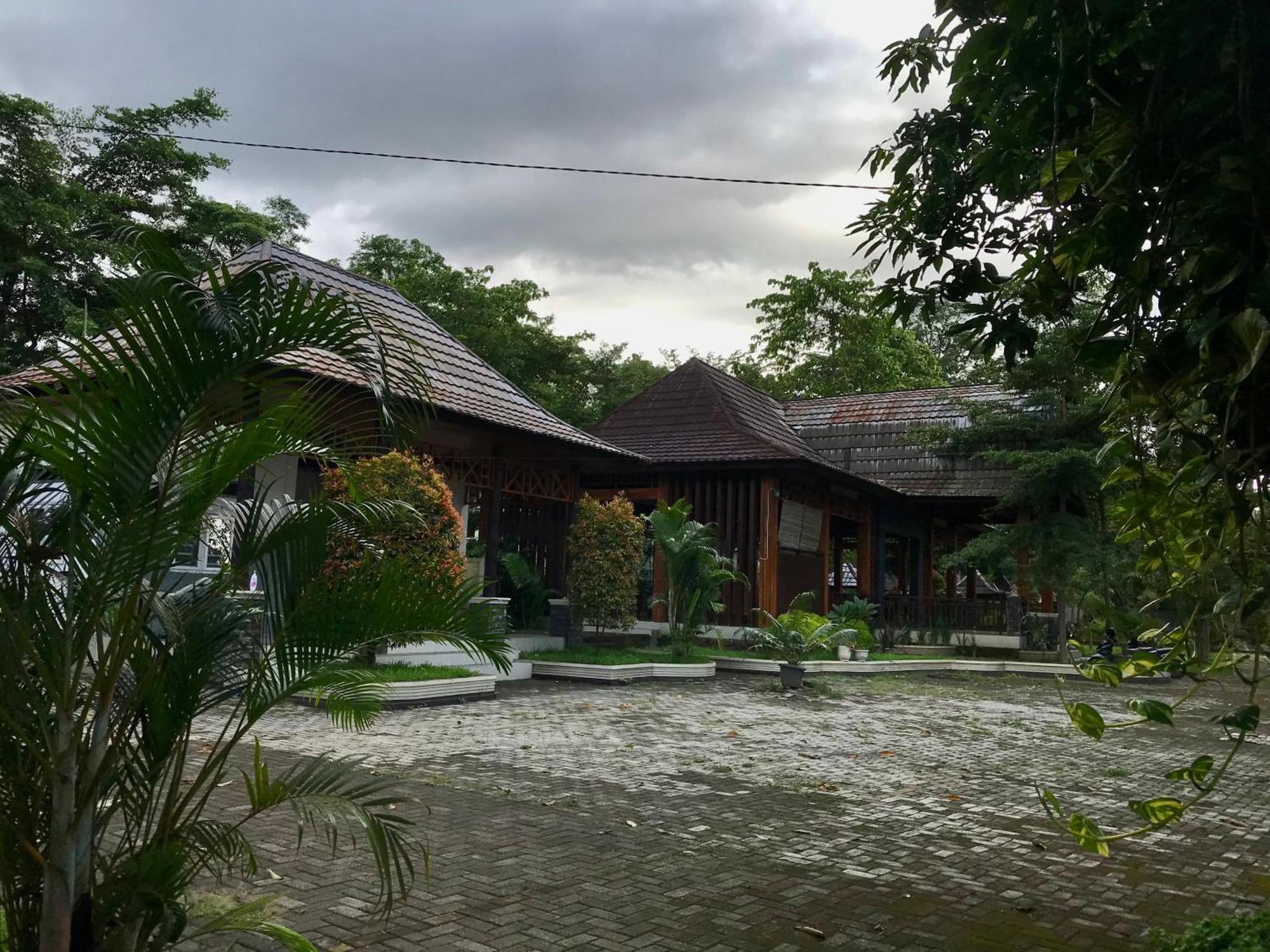 Pohon Purba Resort & Restaurant Labuhan Pandan Exteriör bild