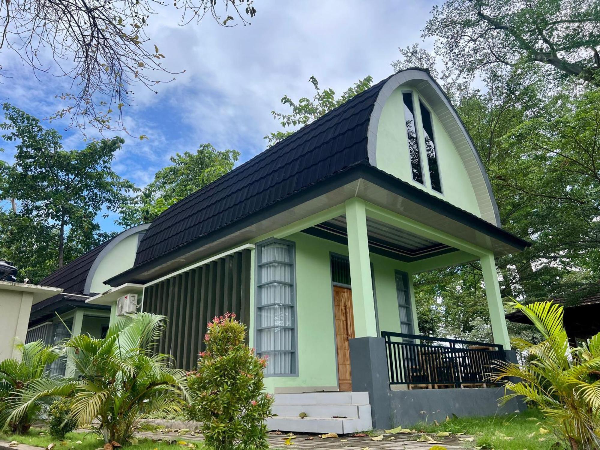 Pohon Purba Resort & Restaurant Labuhan Pandan Exteriör bild
