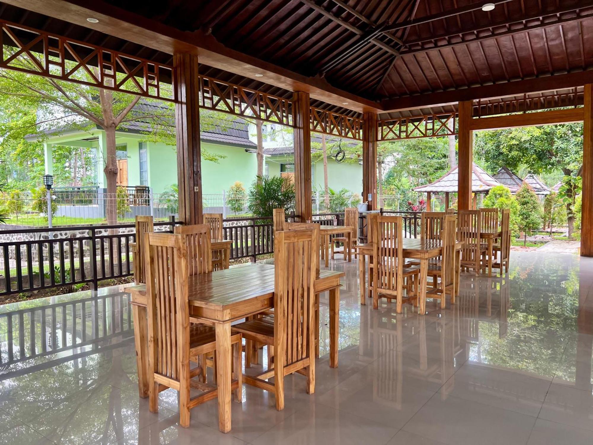 Pohon Purba Resort & Restaurant Labuhan Pandan Exteriör bild